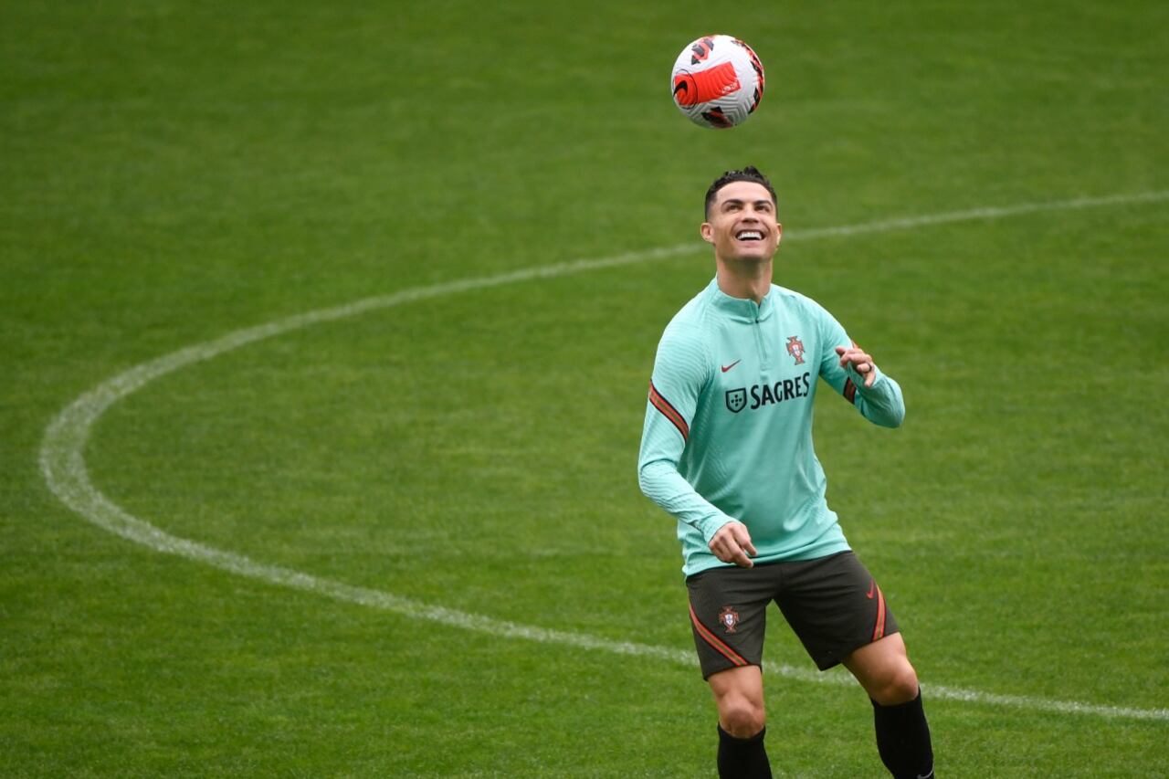 Cristiano Ronaldo, sonriente en la práctica portugesa