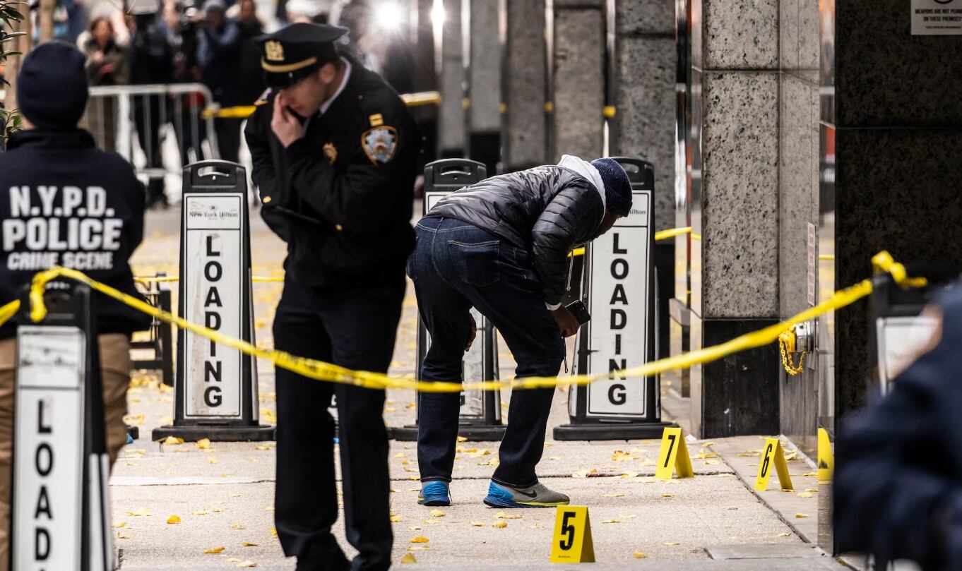 Thompson fue asesinado a tiros mientras se dirigía a una reunión con inversores en el Hotel Hilton de Manhattan.