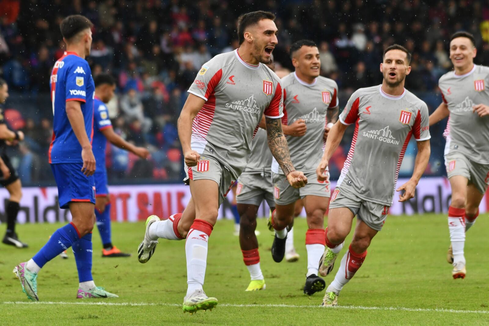 Mauro Méndez volvió a la titularidad tras nueve partidos y no desaprovechó la oportunidad.