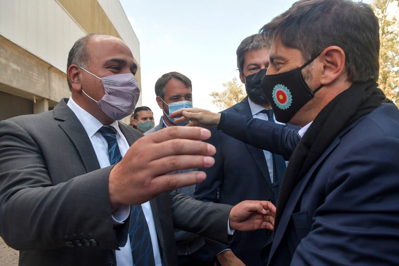 Juan Manzur y Axel Kicillof compartieron el acto de lanzamiento de Previaje PAMI para jubilados.