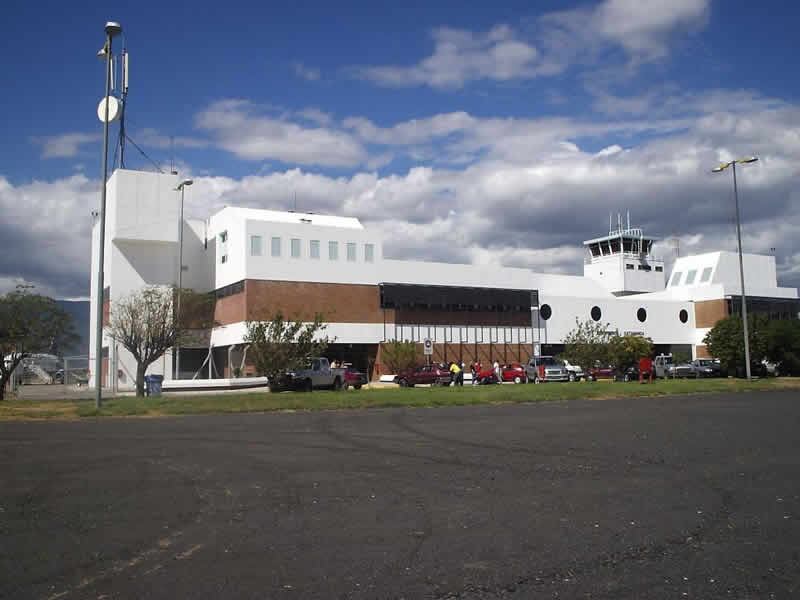 Aeropuerto Felipe Varela. 