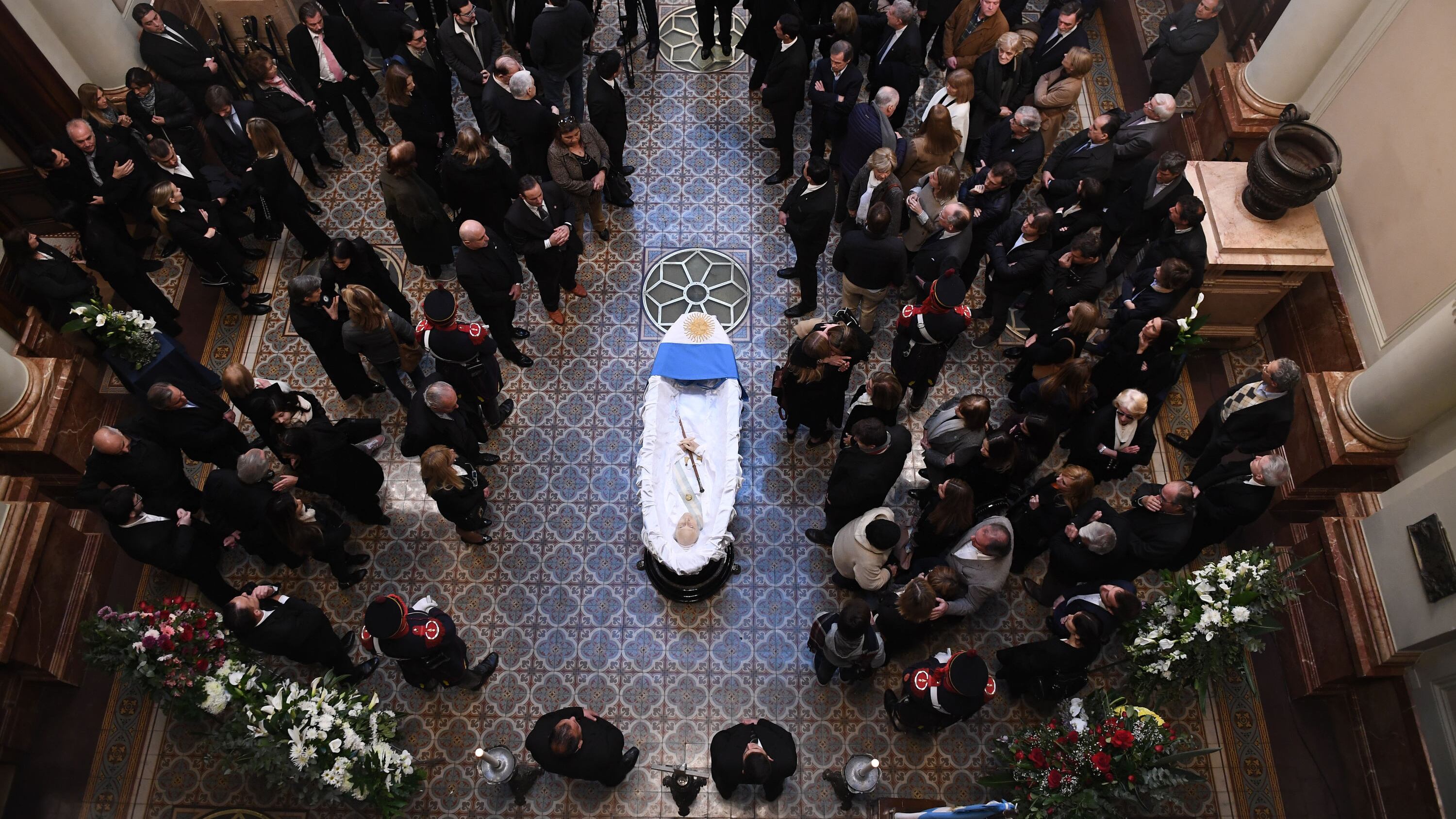 El ex presidente recibió un funeral de estado en el Congreso.
