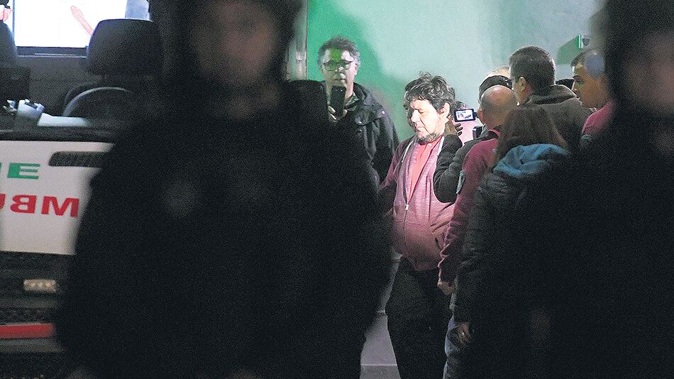 El metrodelegado Néstor Segovia quedó detenido y luego fue trasladado al hospital Argerich por problemas respiratorios.
