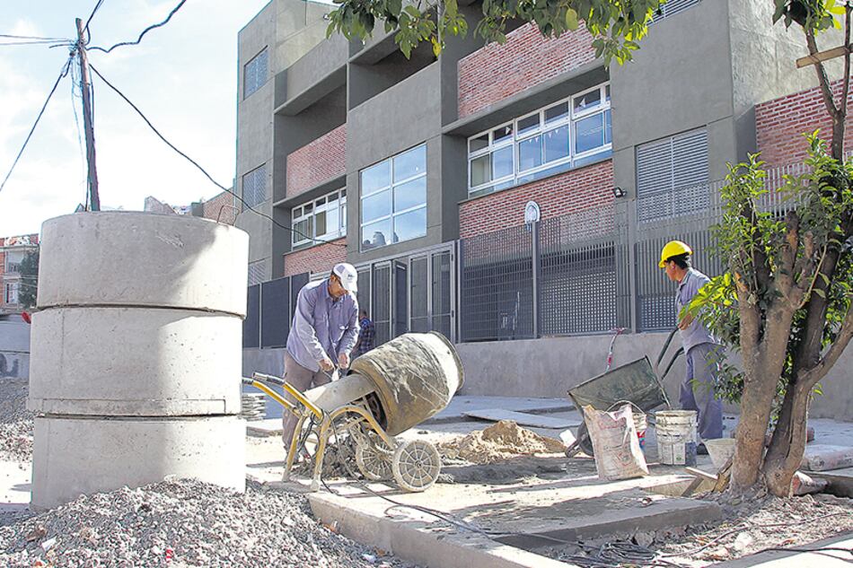 Escuela 7, DE 21, sin terminar.
