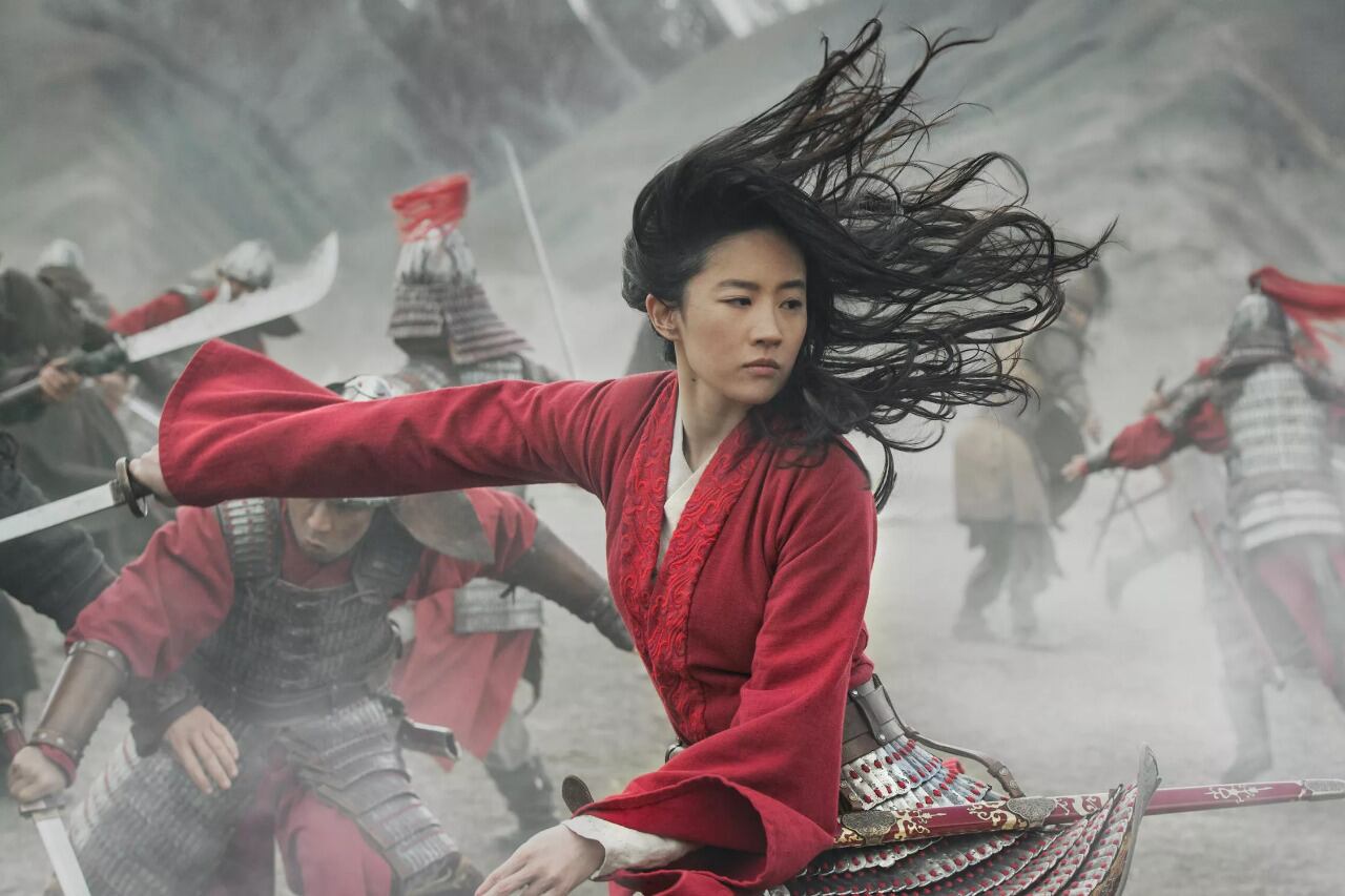 "Mulán": gran despliegue visual para una historia lavada.