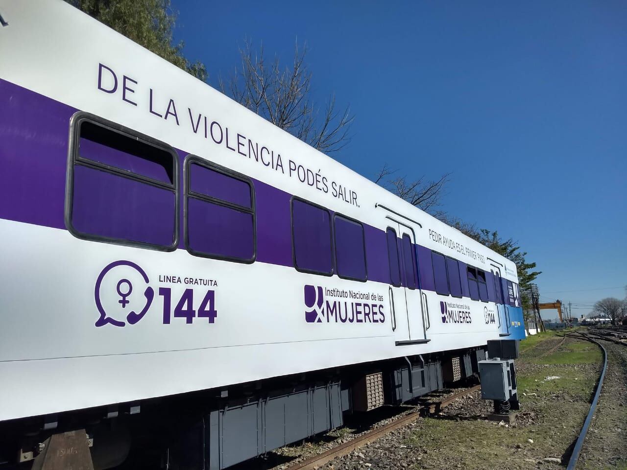 La Red de Asistencia en los Vagones del tren, en duda tras los despidos.