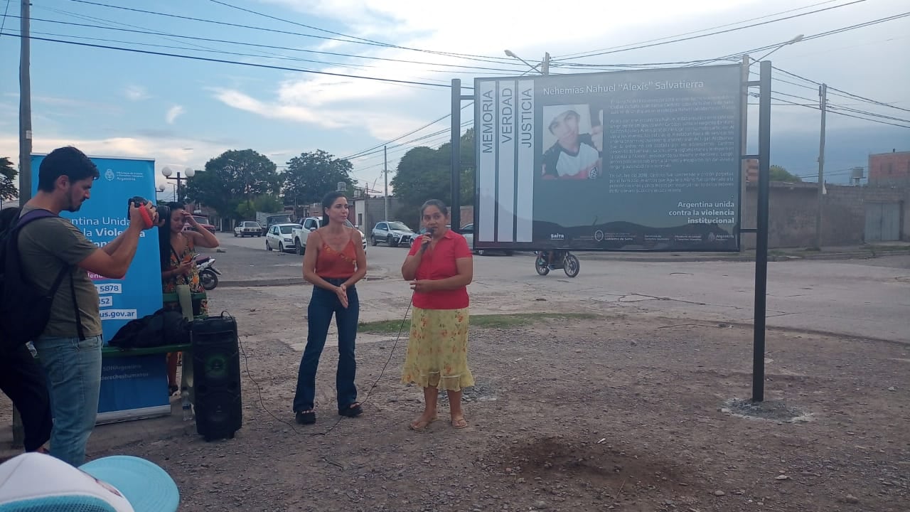 Nilda Cáceres junto a Martínez Morales Miy. 