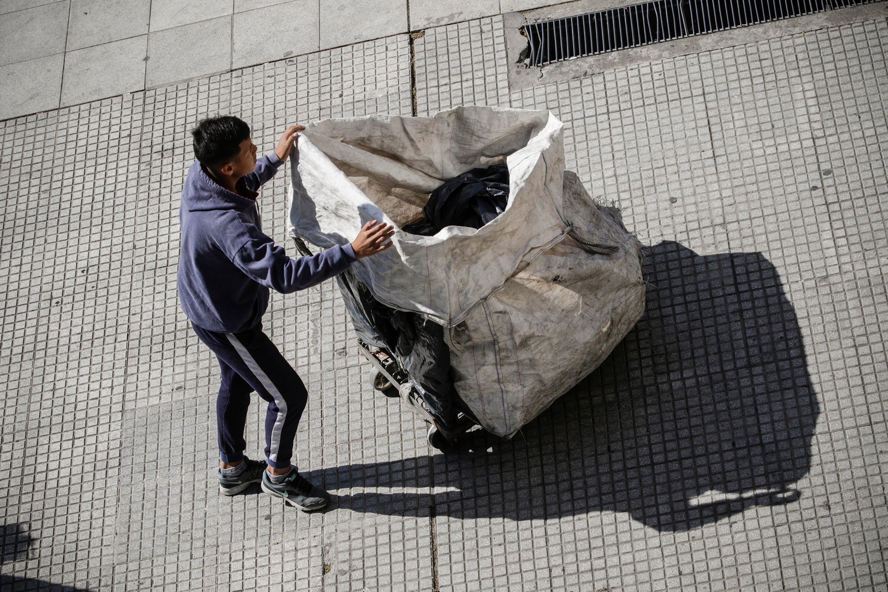Una familia tipo necesitó 500.281 pesos para no ser indigente. 