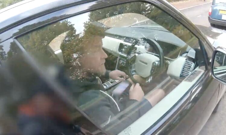 Ritchie acaba de ser grabado en infracción: no podrá manejar hasta el año que viene. 