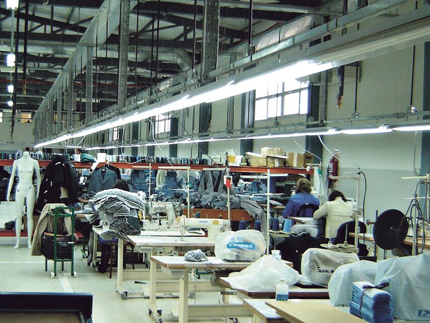 Textil Neuquén producía ropa para la policía, trabajadores petroleros y distintos organismos públicos.