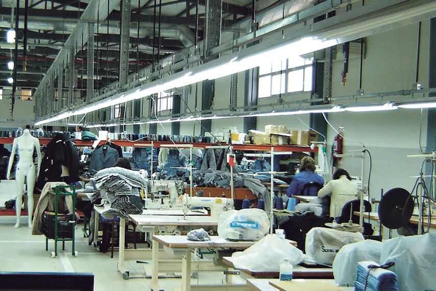 Textil Neuquén producía ropa para la policía, trabajadores petroleros y distintos organismos públicos.