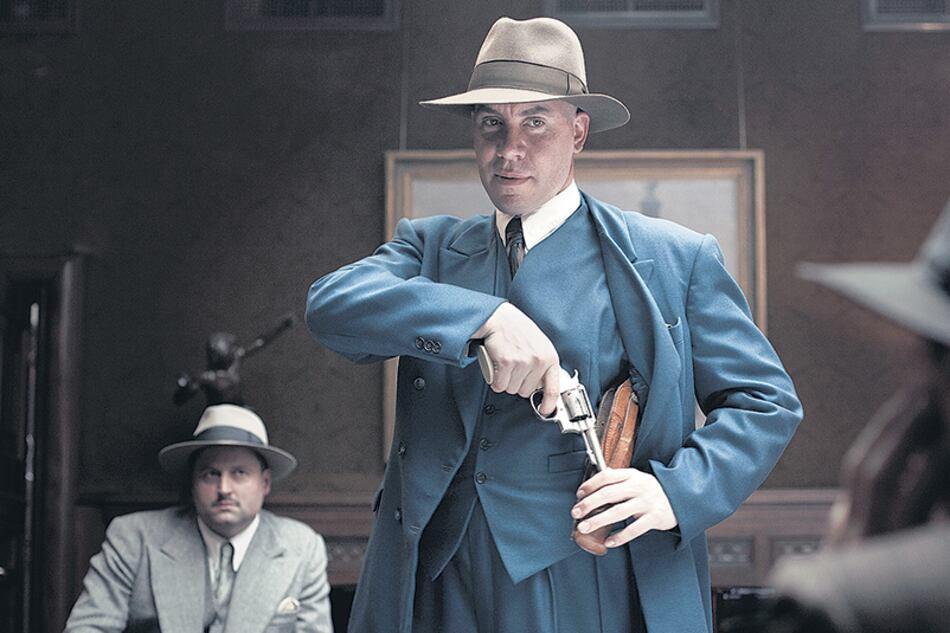 La serie presenta a un mafioso que lucraba con la persecución de judíos.