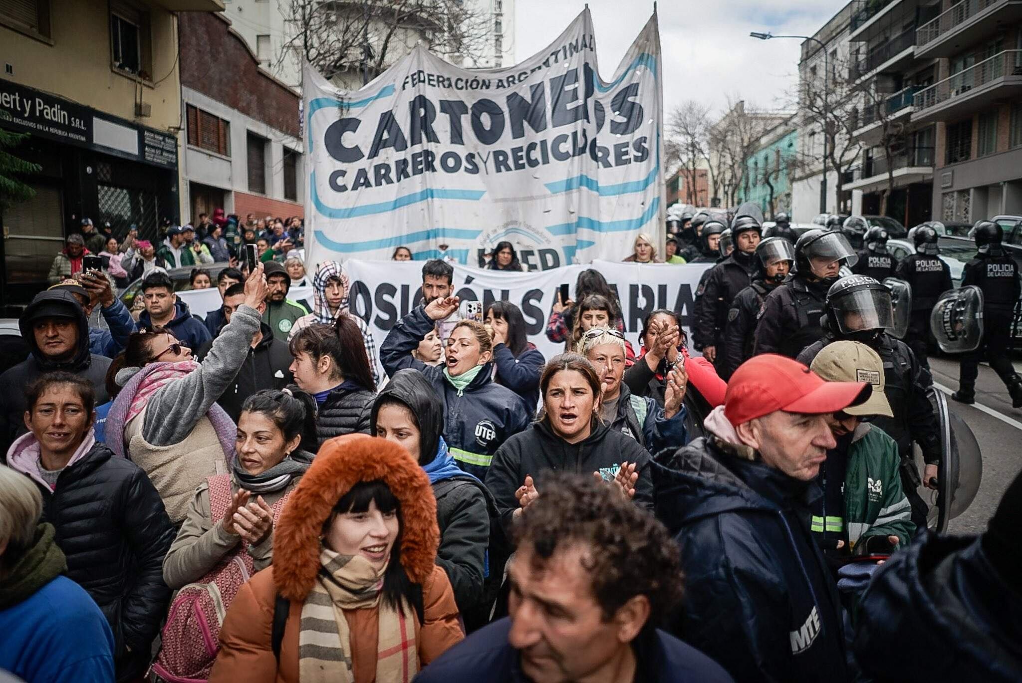 La Federación Argentina de Cartoneros contra los recortes.