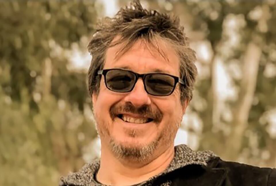 El director de la obra Gustavo Guirado. 