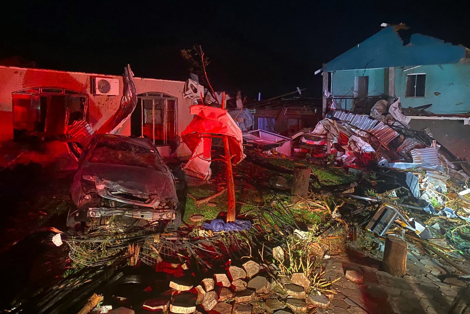 Un feroz tornado provocó cinco muertos y más de 430 heridos en sur de Brasil