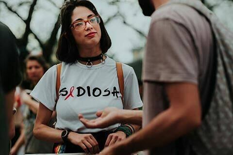 "Crecí con docentes que no me querían ni tocar si me lastimaba y que creían que no terminaría la primaria” cuenta Camila. Hoy es una referente.