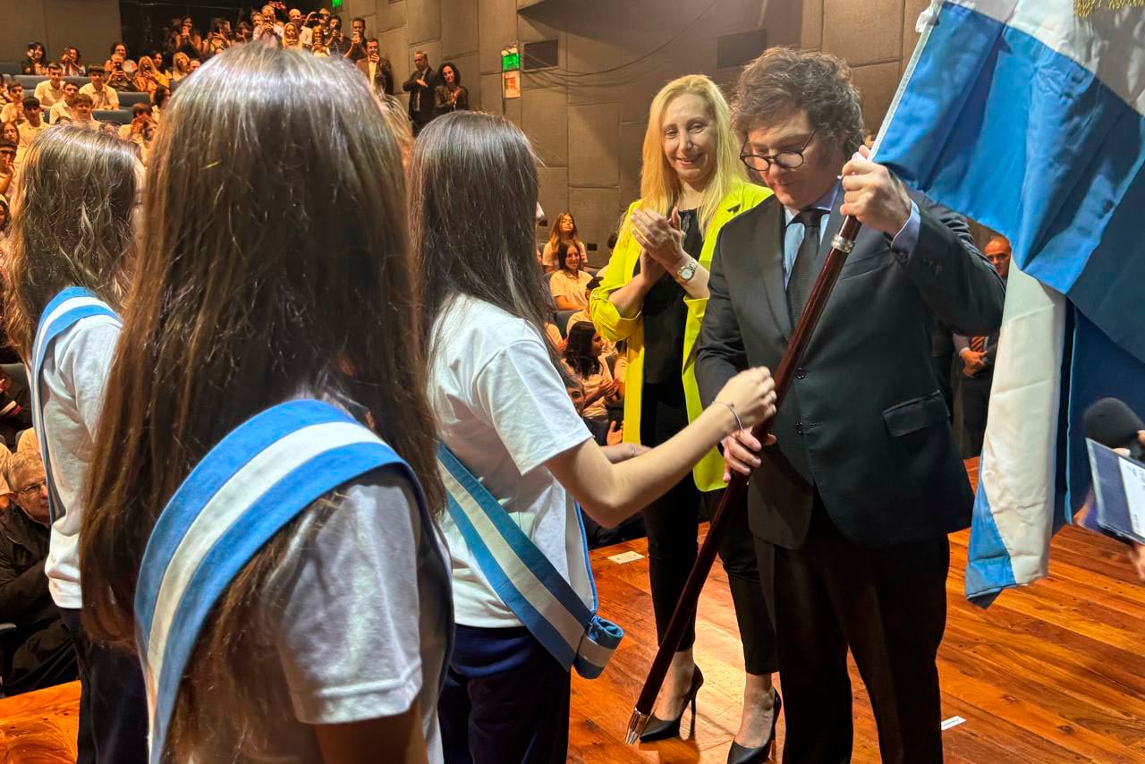 Javier Milei abrió el ciclo escolar con un discurso revulsivo en su antiguo colegio privado.