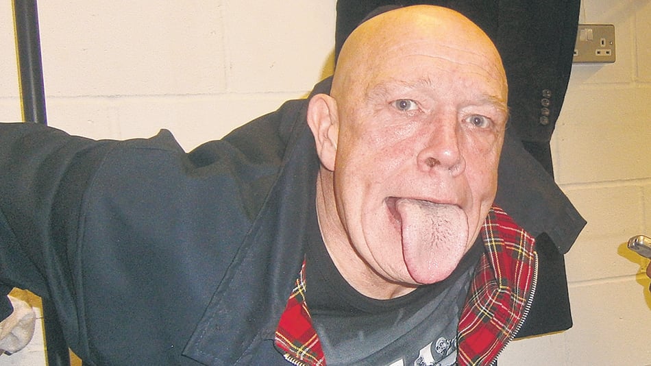 “Voy a darles una actuación para recordar”, dice Buster Bloodvessel, el líder de Bad Manners.