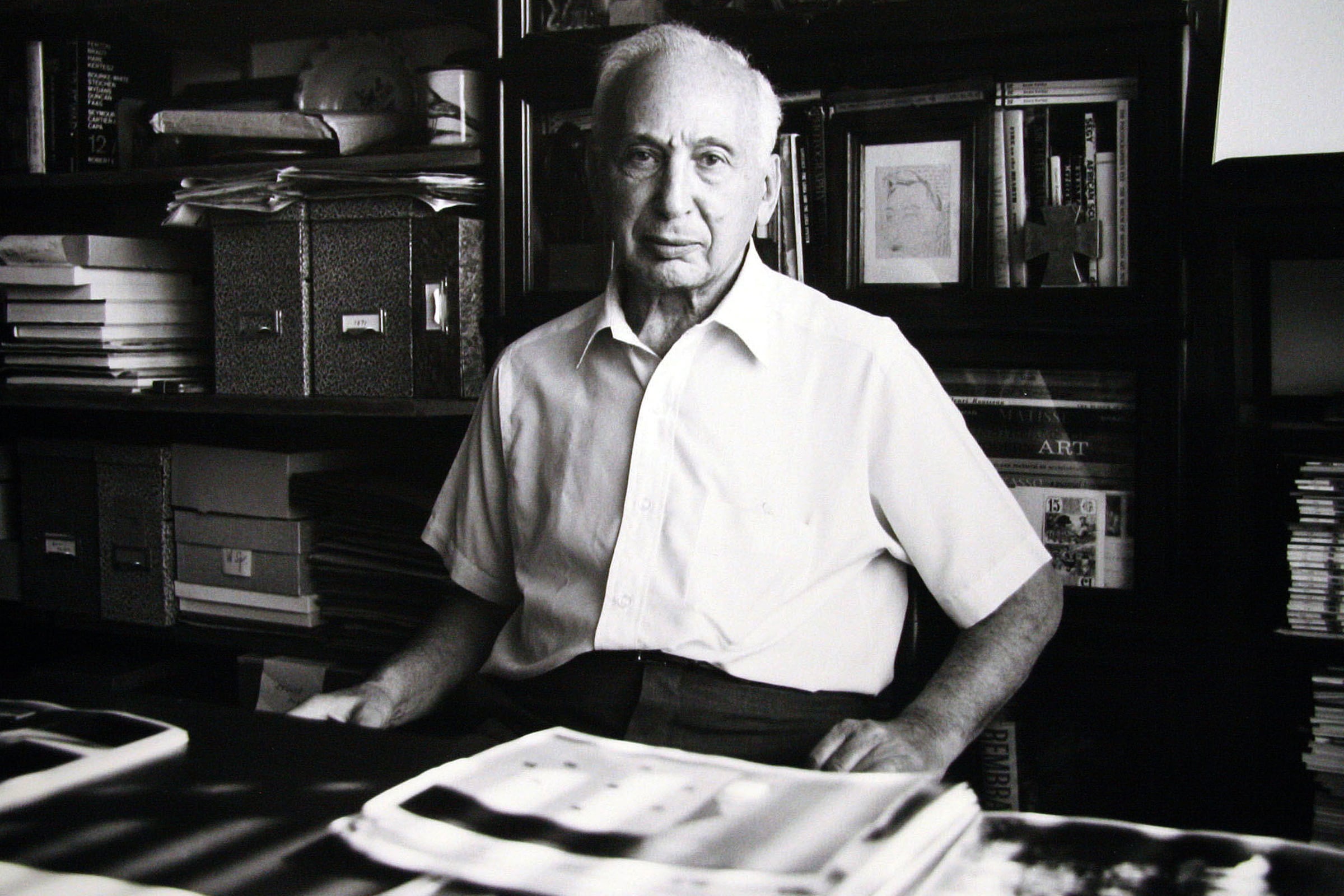 En 1936, ante el ascenso de Hitler, Kertész emigró a Estados Unidos.