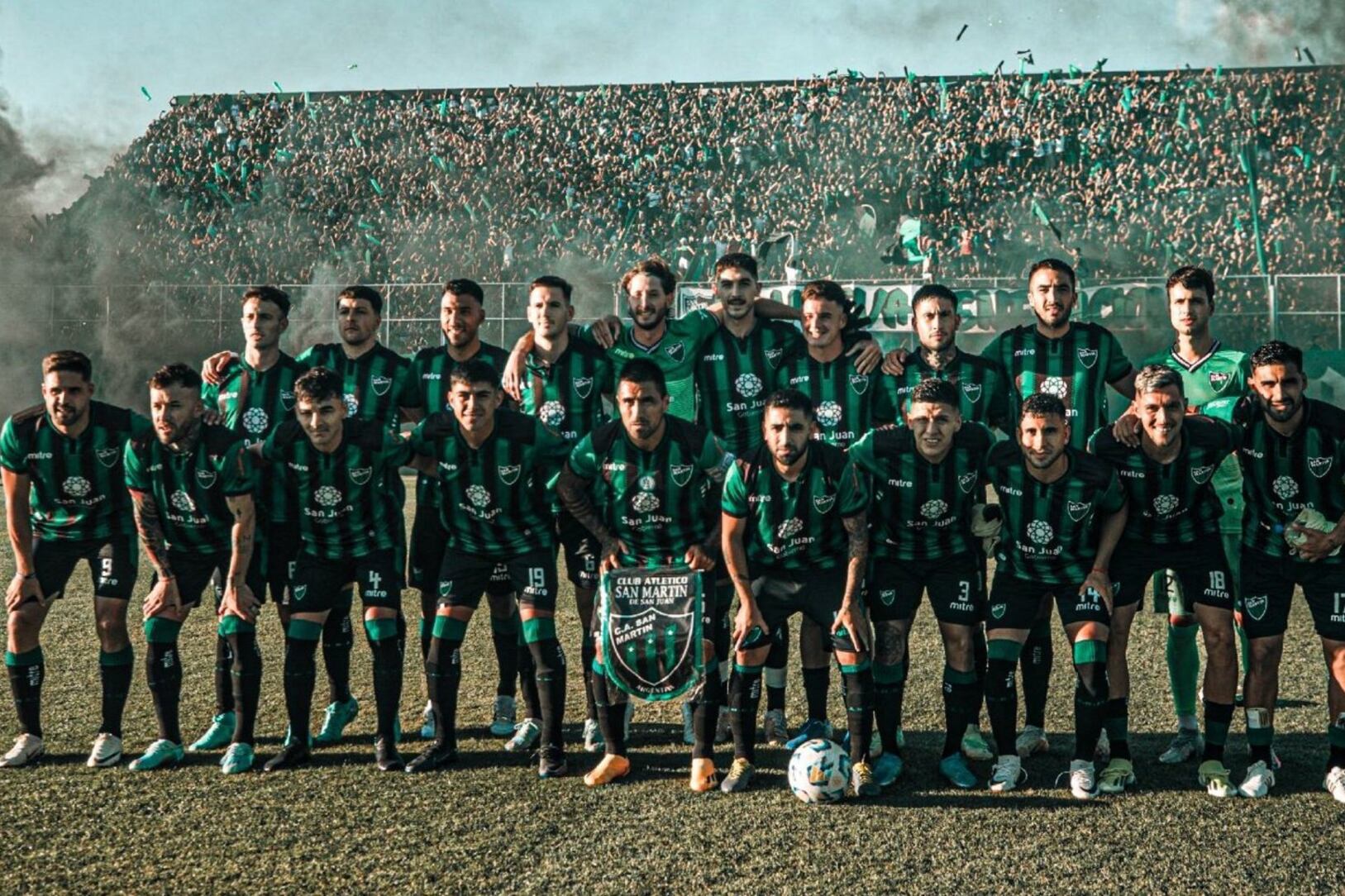 El plantel del ascendido San Martín de San Juan.