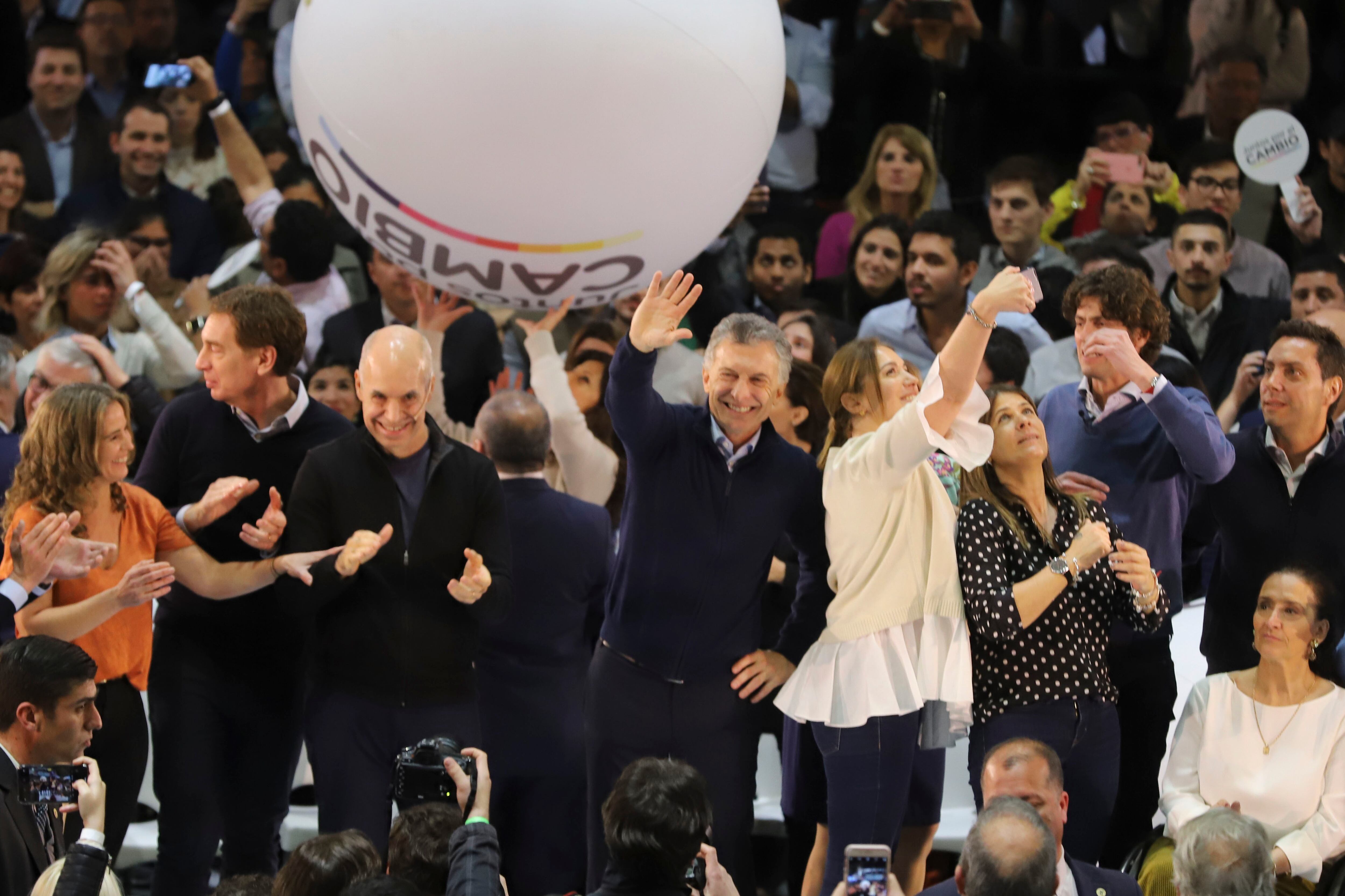 El macrismo pretende instalar temas alejados de la cuestión económica.