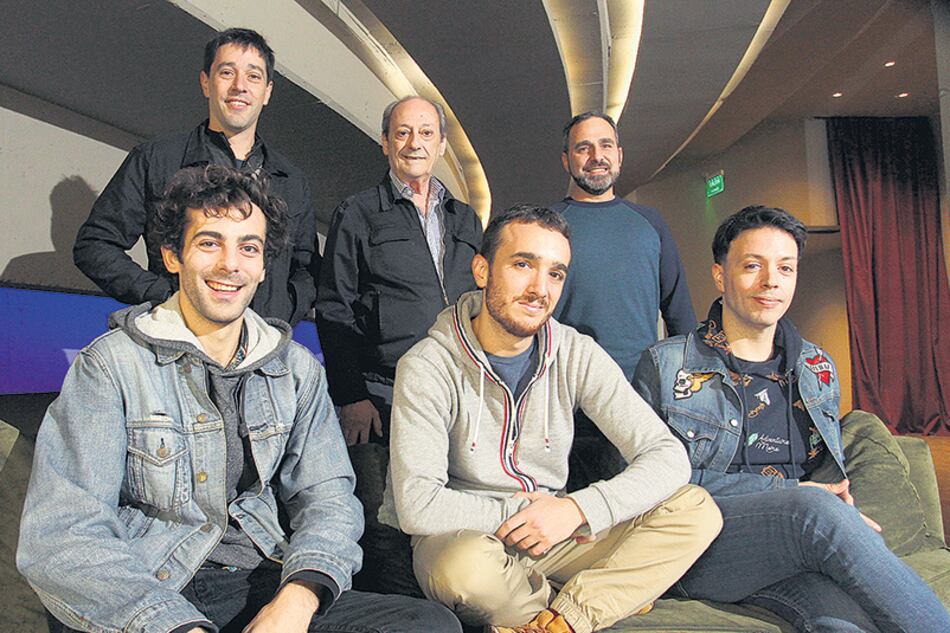 “A Hugo se le ocurrió el tema de la luz por una situación puntual que vivió en el campo. Ahora es un problema social.”