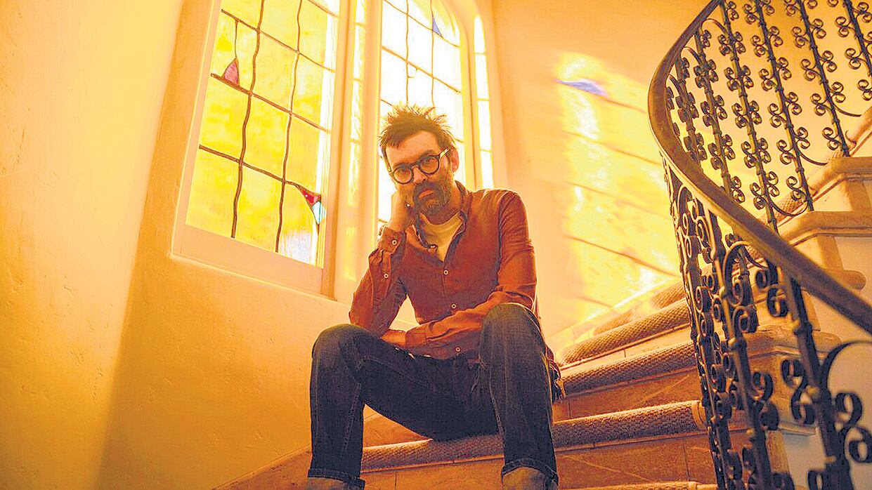 “No soy muy fan de mezclar política y música. Lo que usualmente ocurre en esos casos es que queda panfletario.”