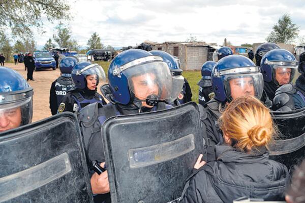“Nos quedamos sin casa... Hacemos responsable al gobernador y al juez”, denunciaron los vecinos.