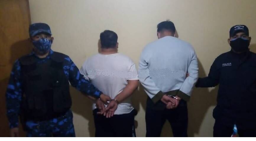 Padre e hijo el día de la detención.