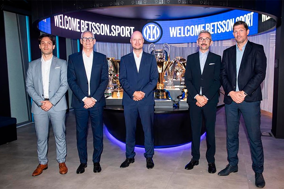 Representantes de Betsson y el Inter de Italia