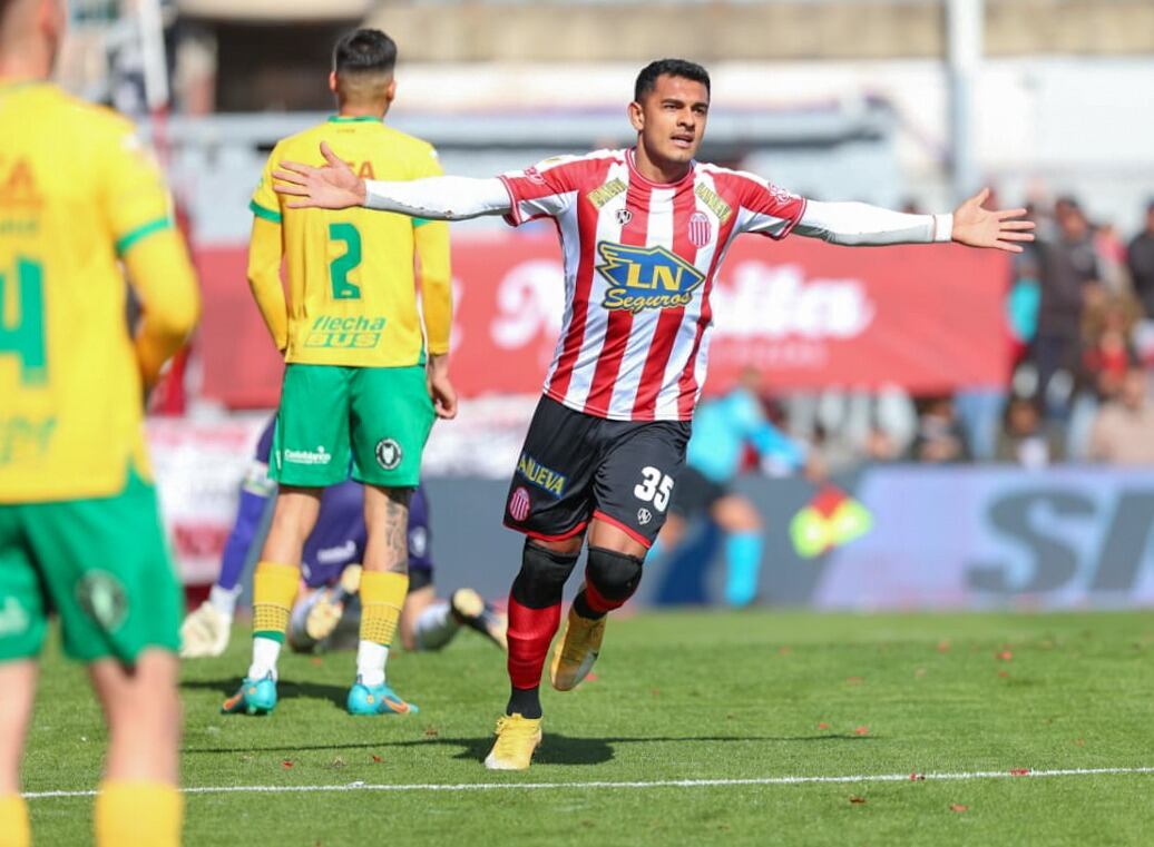 Colmán festeja su gol