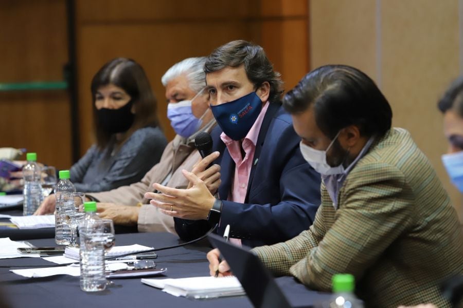 Posadas y el presidente del COE, Aguilar. 