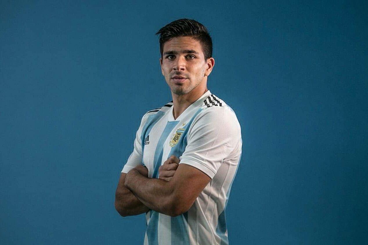 Giovanni Simeone es parte del plantel del Napoli, líder de la Serie A