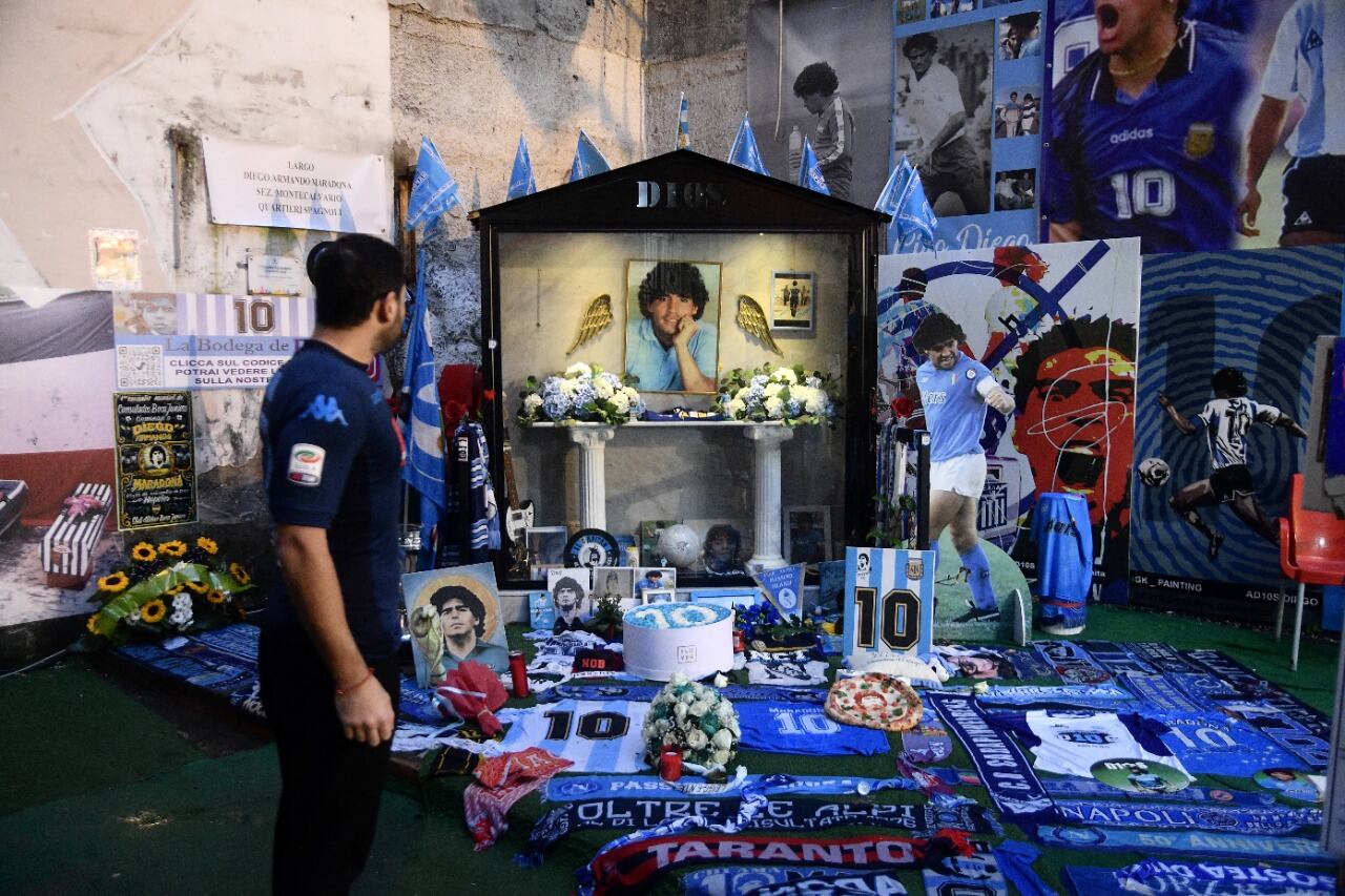 Una de las tantas y merecidas ofrendas al Diez
