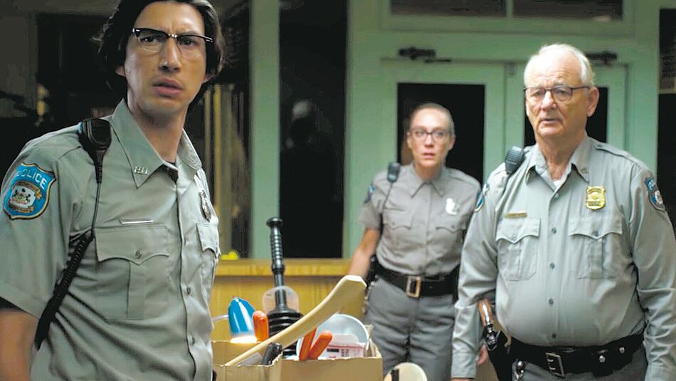 Adam Driver y Bill Murray en The Dead Don’t Die, de Jim Jarmusch, que abre la competencia oficial.