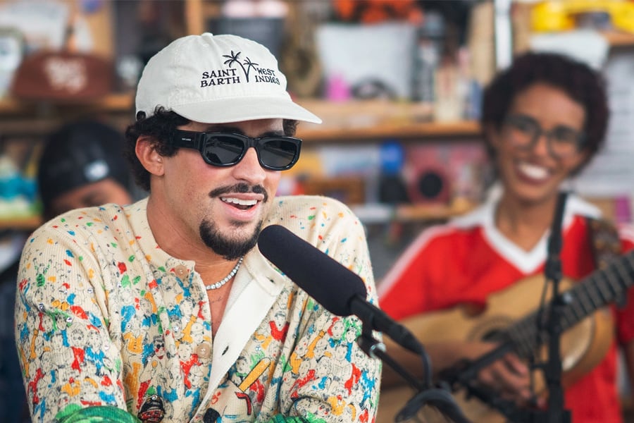 Benito a.k.a. Bad Bunny en "Tiny Desk Concert" en la radio pública de EE.UU. Imagen:  Virginia Lozano/NPR