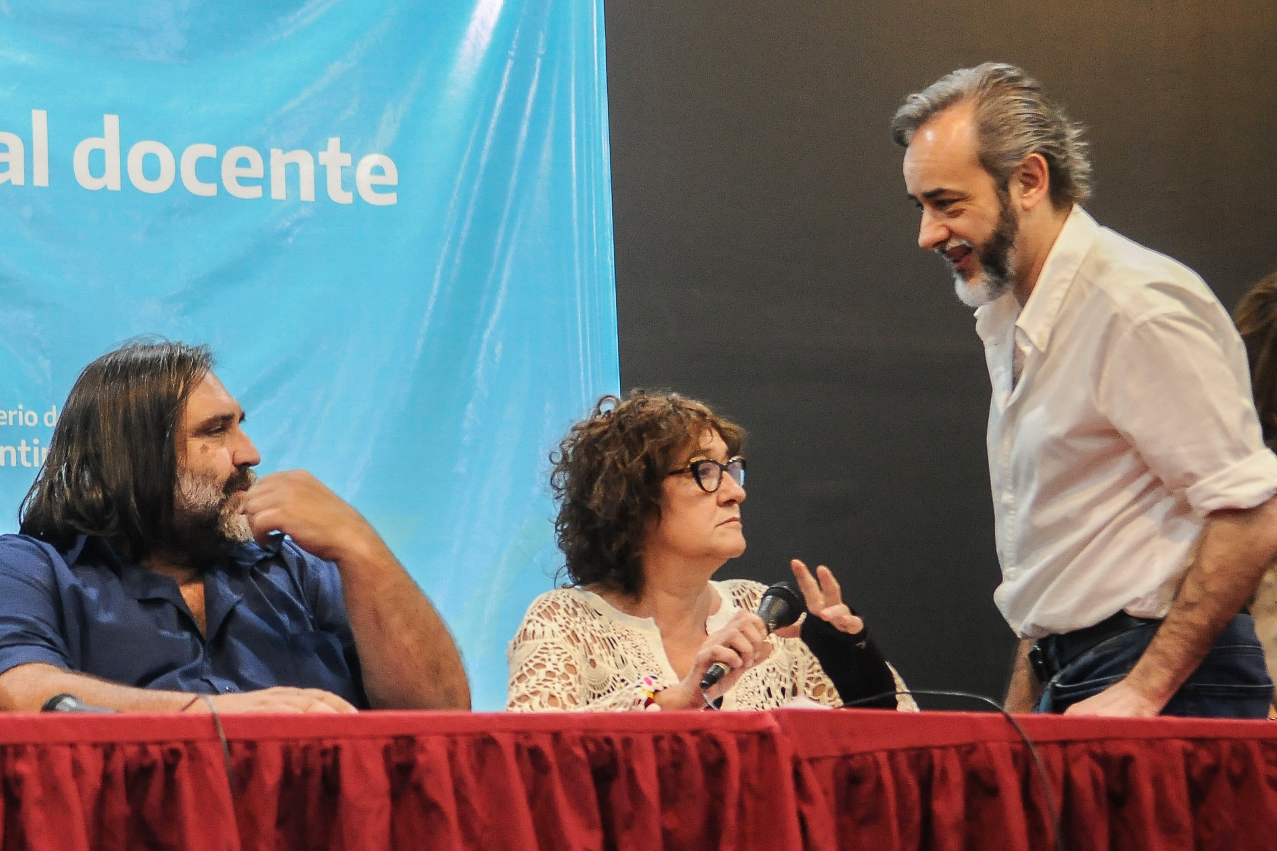 Eduardo López de UTE junto a Sonia Alesso de Ctera y Roberto Baradel de Suteba.