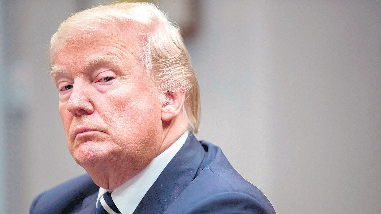 Donald Trump amenaza con salir del pacto nuclear con Irán “si no se corrigen los defectos”.