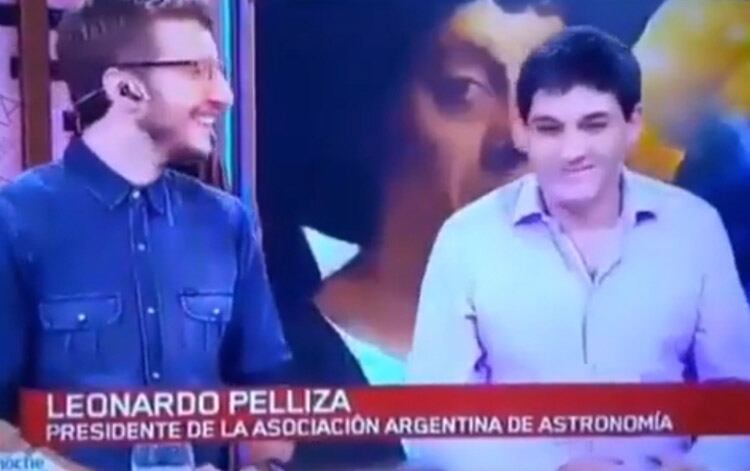Pelliza (derecha) descolocó con su respuesta tras ser consultado sobre los oscurantistas.