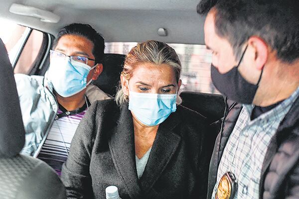 La dictadora Jeanine Añez permanece detenida en Bolivia.