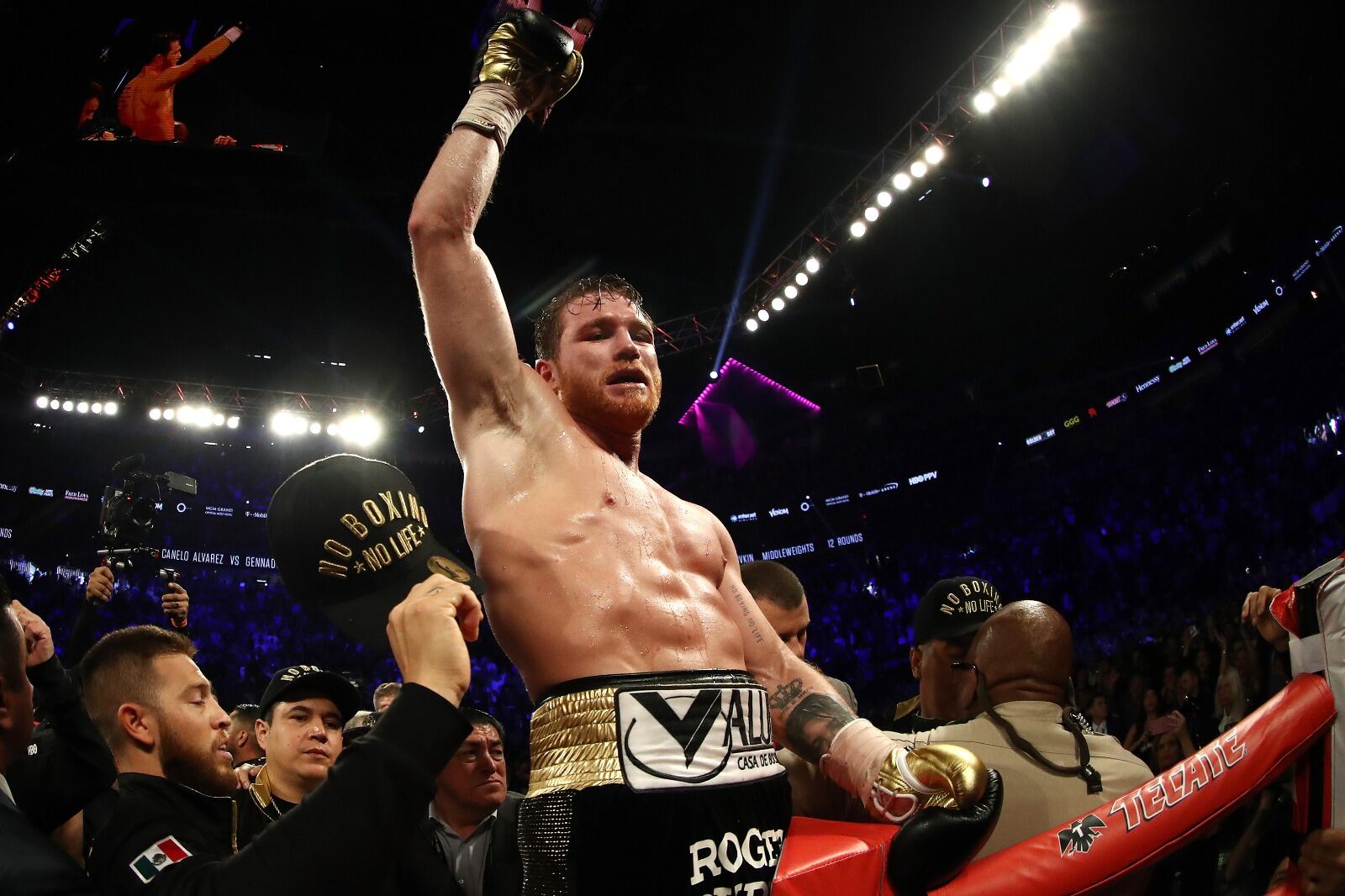 Canelo Álvarez peleará contra un rival 6 años más jóven y más alto.