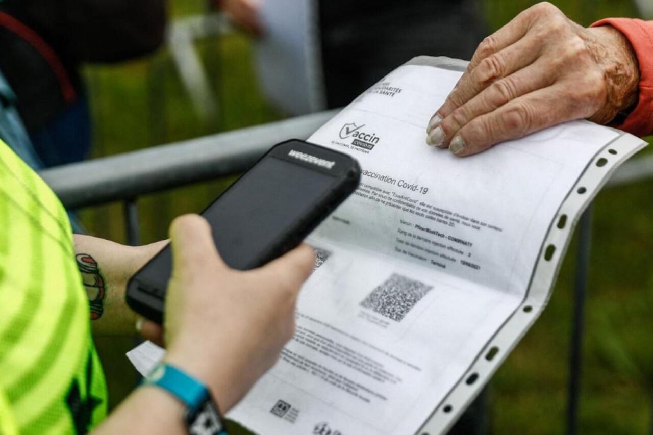 En otros países ya se implementó también la obligatoriedad del pase sanitario.