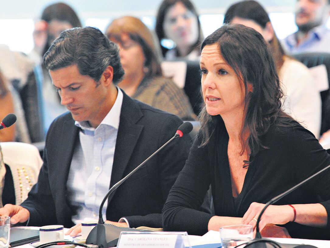 La ministra Carolina Stanley sigue el libreto que le dieron.