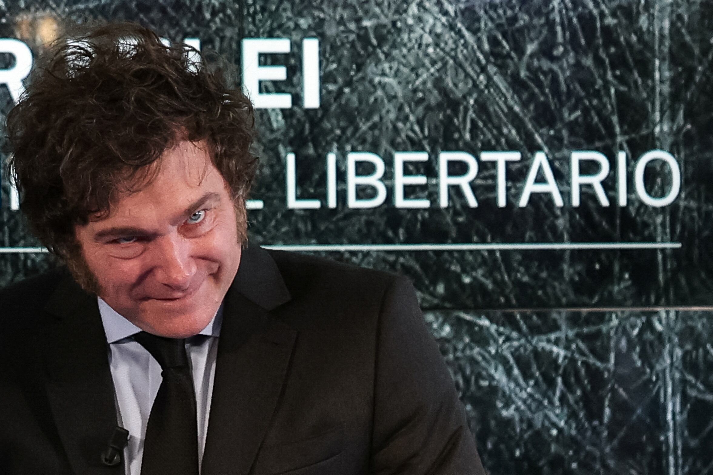 Javier Milei echó a una nueva funcionaria de su equipo y ya suman más de 50