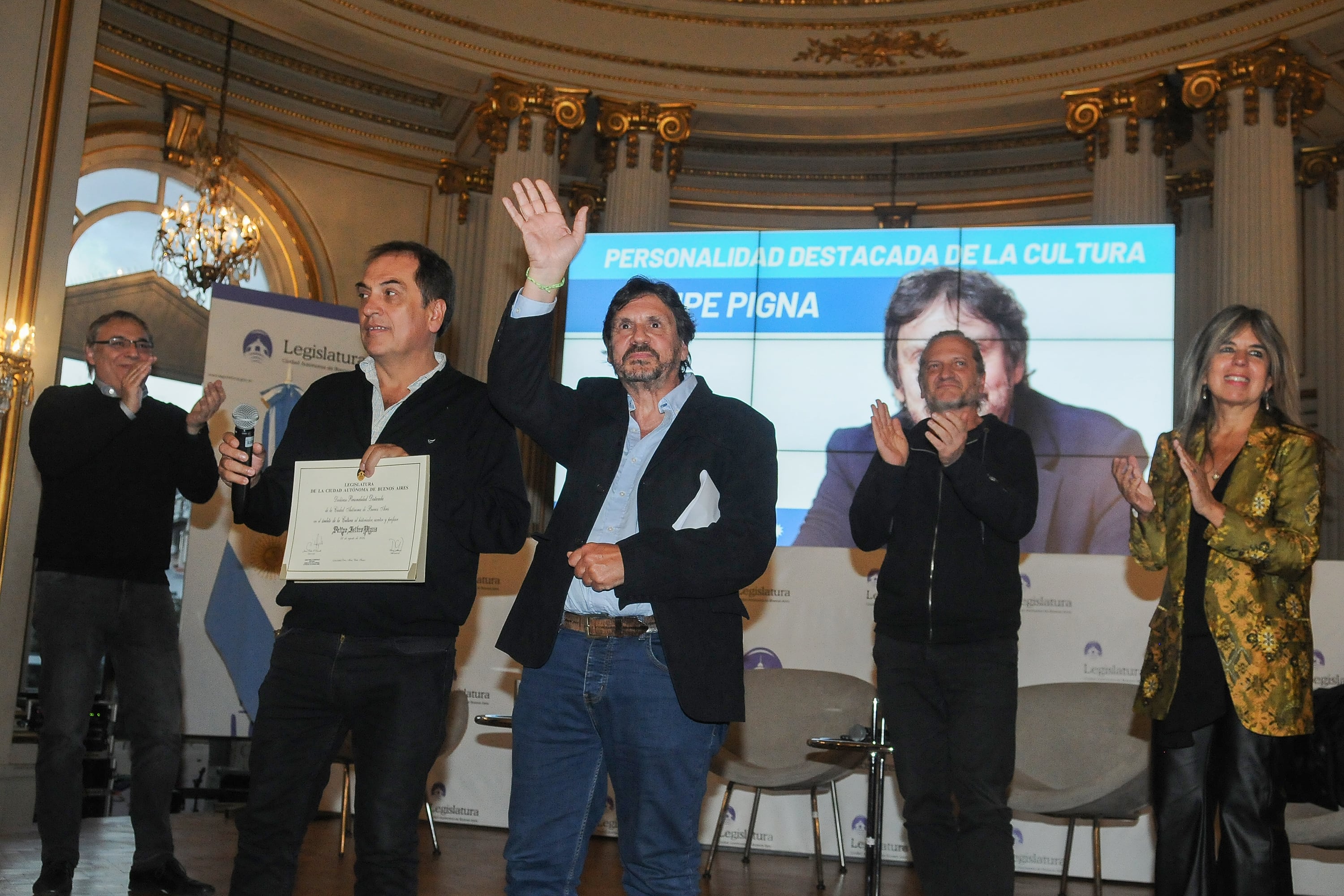Felipe Pigna junto a Gabriel Rolón, Juan Pablo O’Dezaille, Darío Sztajnszrajber y Nora Veiras.