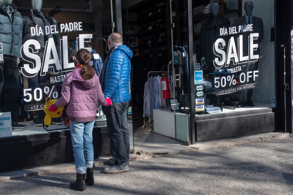 Las ventas por el Día del Padre crecieron 1,4% y los productos más demandados fueron indumentaria y celulares.