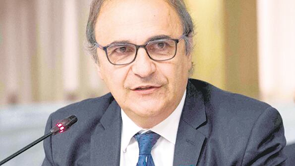 “Hay que hacer un Plan Marshall para Africa.”