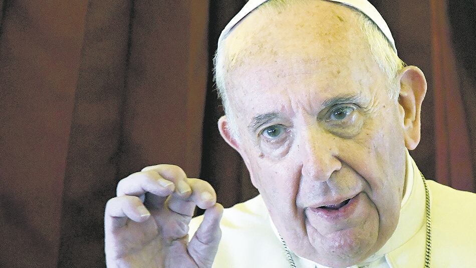 “Quien levanta un muro termina prisionero del muro”, dijo el Papa a la cadena española.