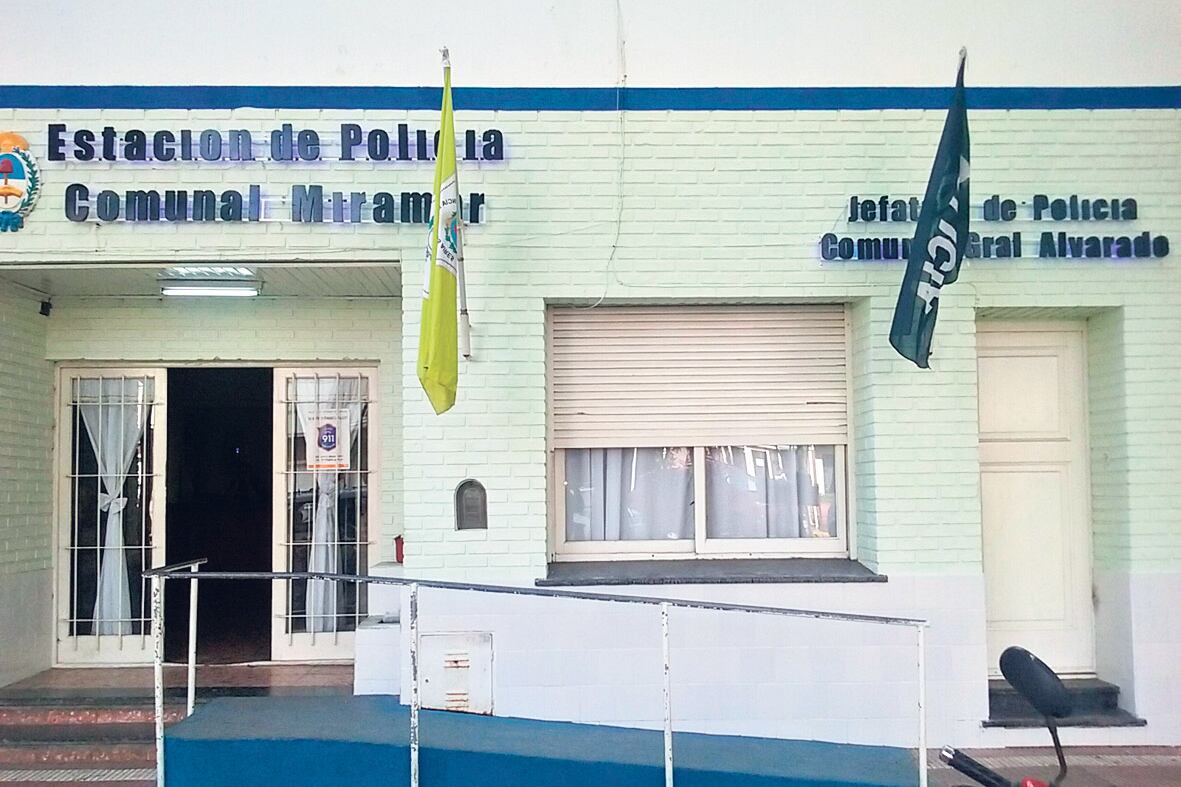 La comisaría de Miramar, a la que pertenecen los ocho policías procesados por apremios.