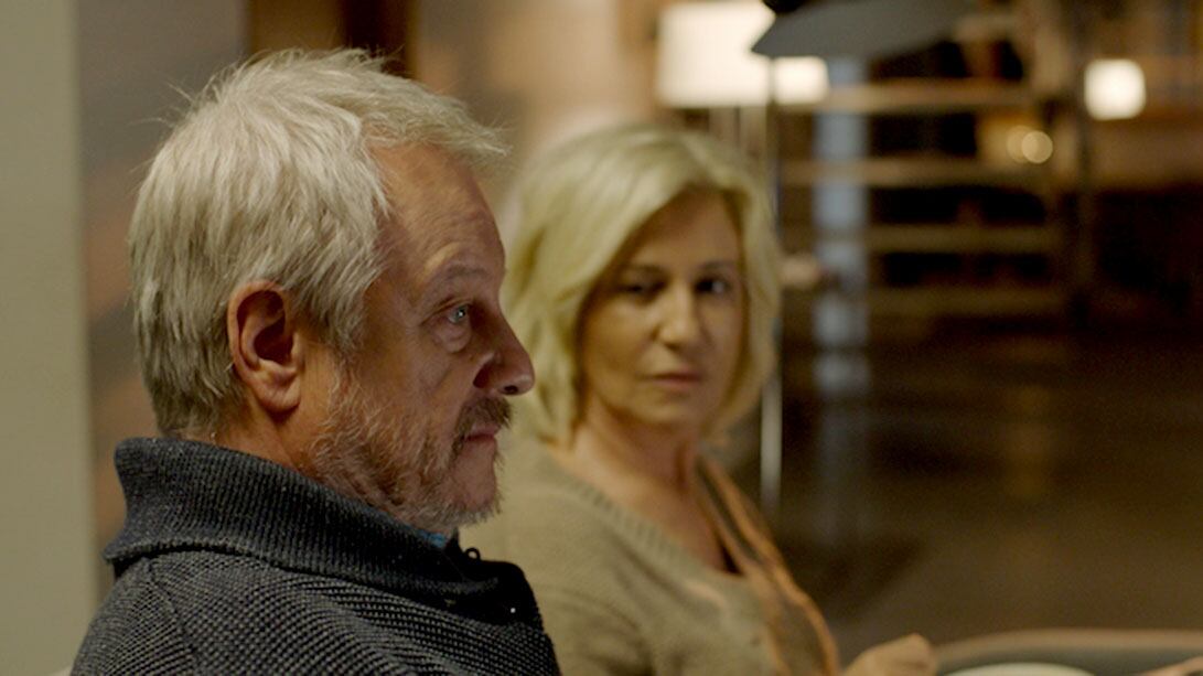 El film prefiere el silencio como compañía, fórmula eficaz que devuelve al cine su calidad íntima.